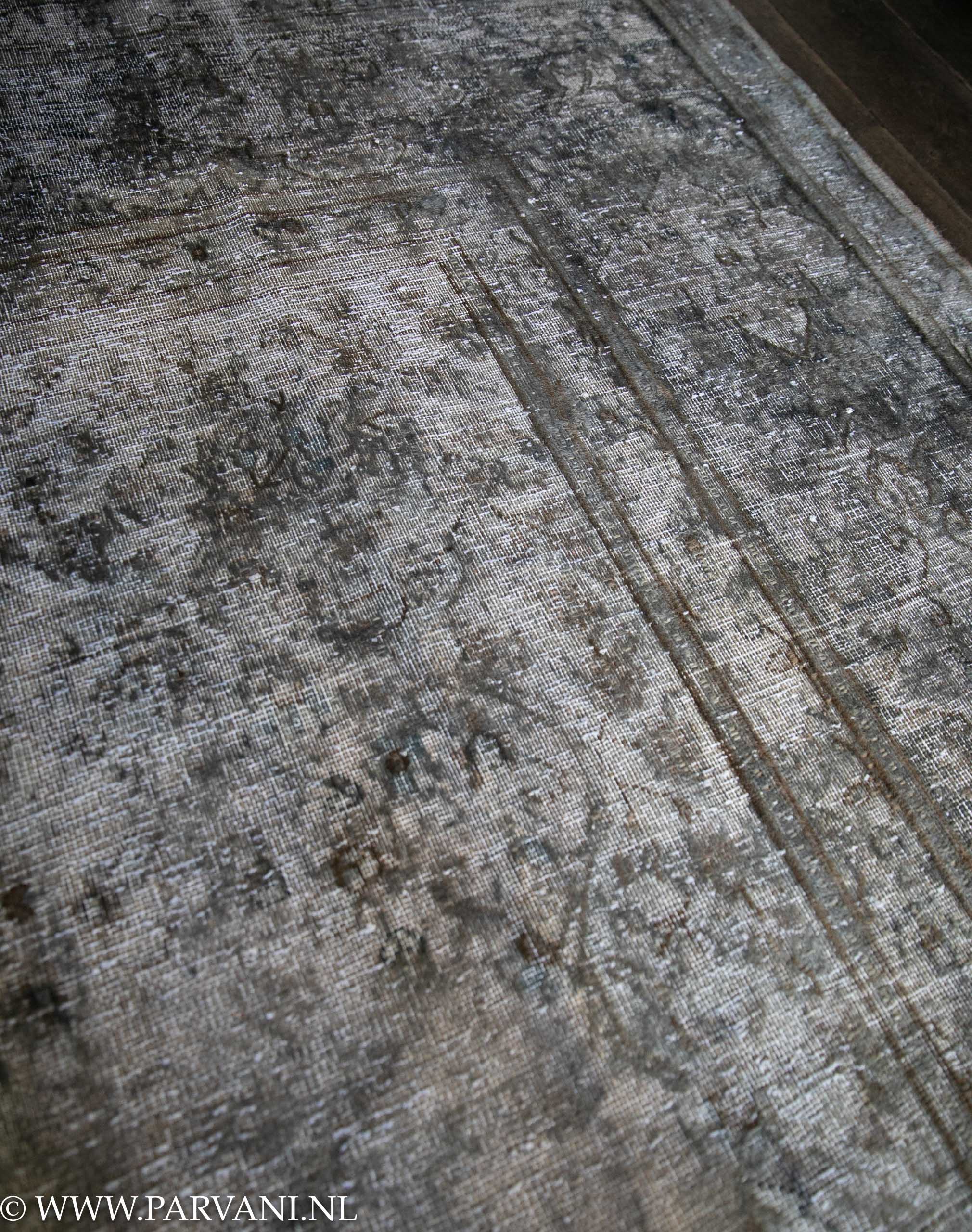 Oosters tapijt grijs groen bruin met mooie lijnen en patroon