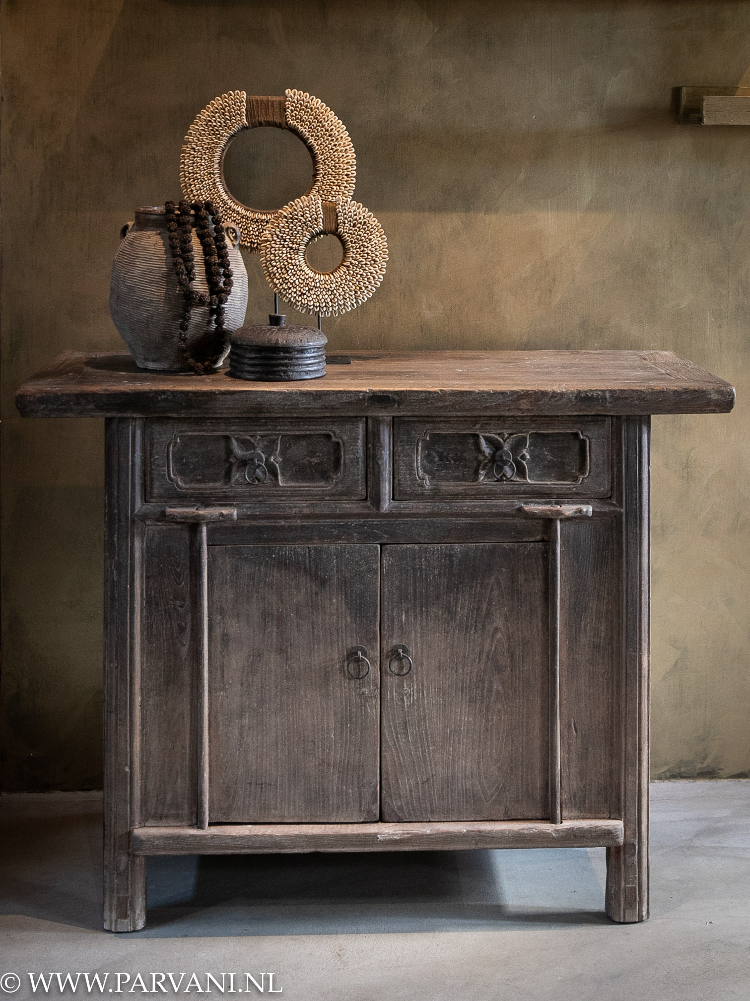 Chinees wandtafeltje sidetable kastje Shanxi oud zwarte patina