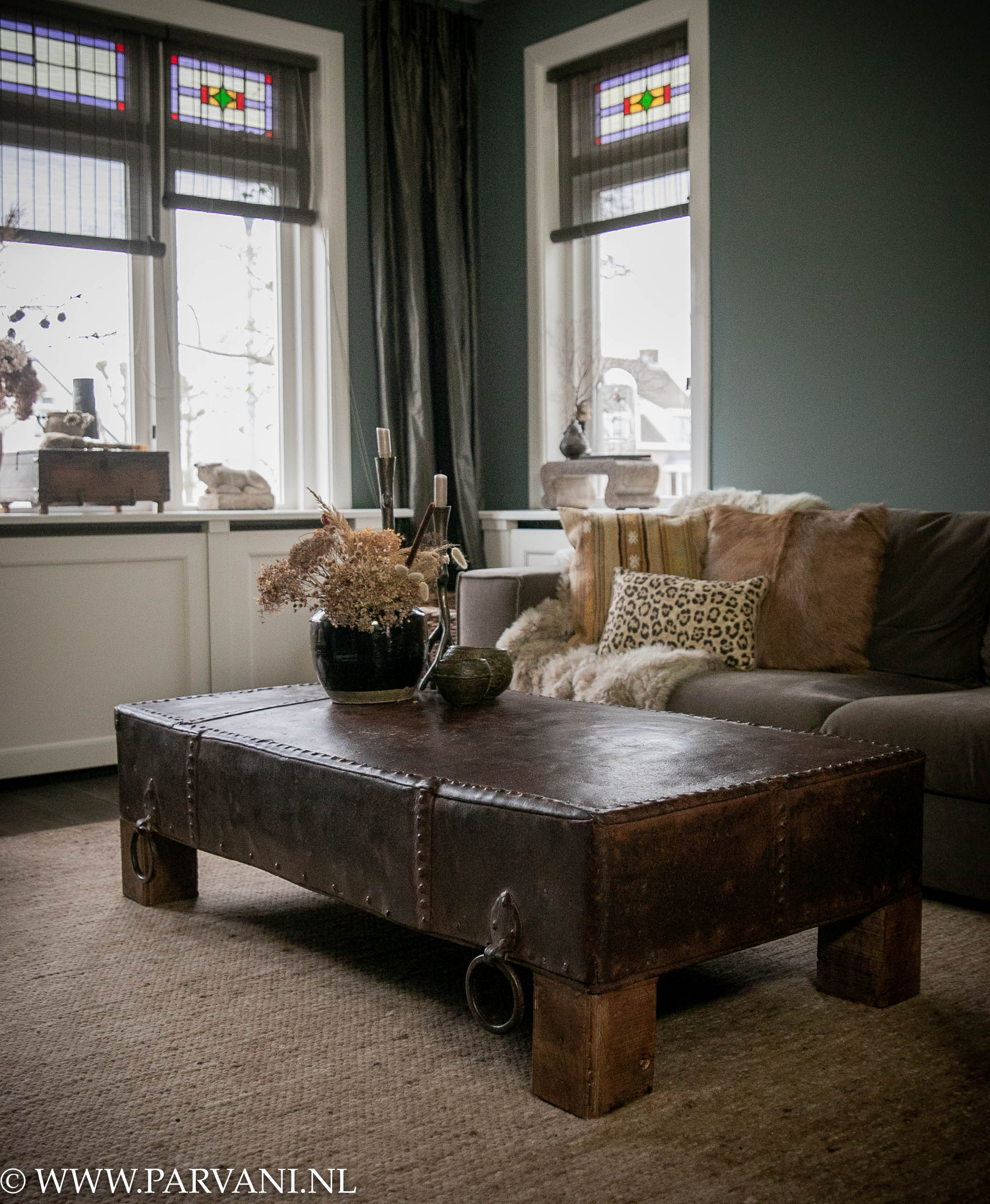 Bruine stoere vintage metalen salontafel