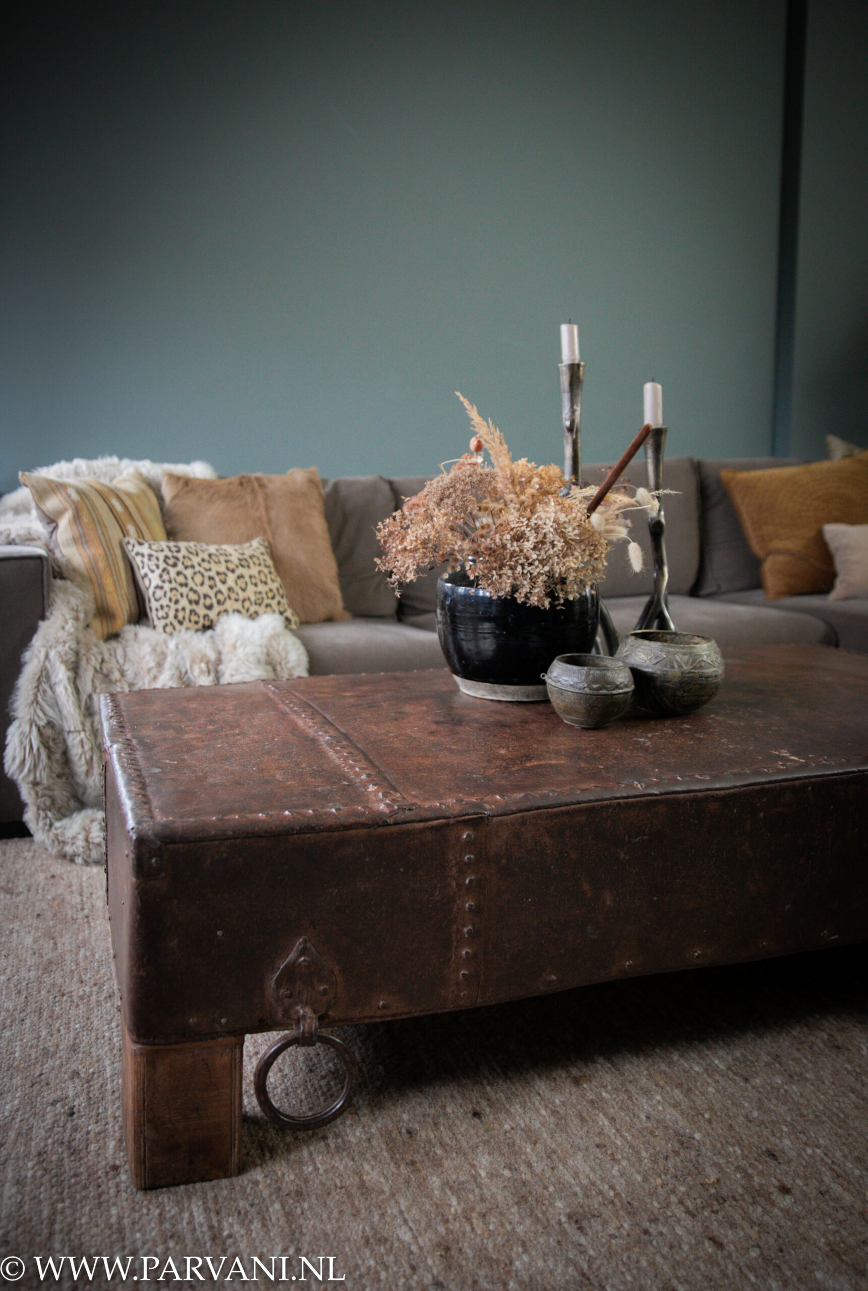 Bruine stoere vintage metalen salontafel